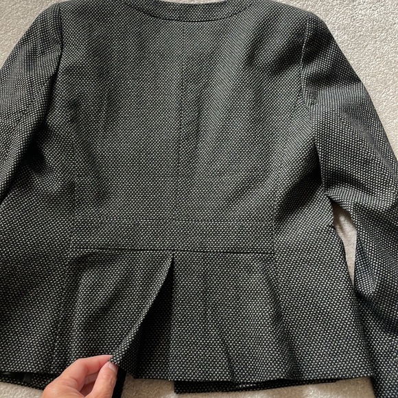 Ann Taylor blazer, size 0 - Picture 6 of 9